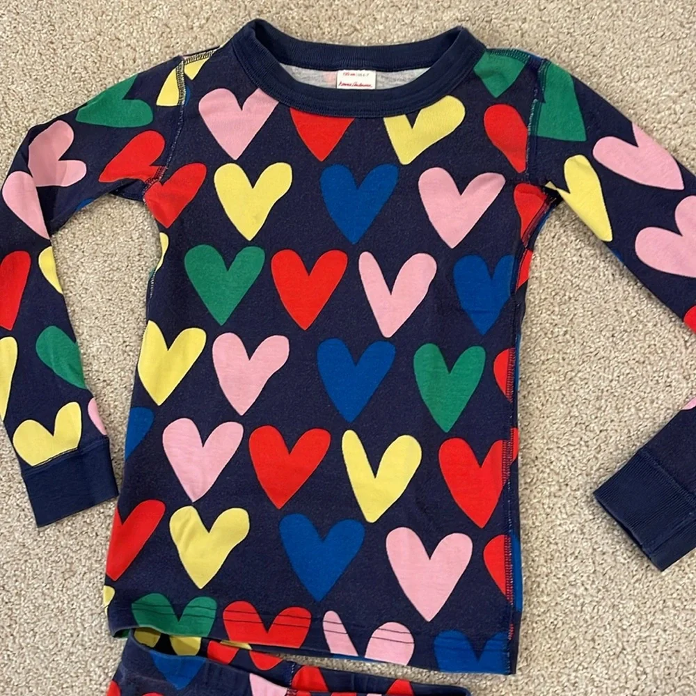 Hanna Andersson Colorful Heart Print Kids Pajamas, size 6 - Picture 2 of 5